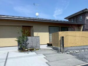 投稿についてもっと詳しく 暮らしにフィット│ナチュラルで整った外構デザイン
