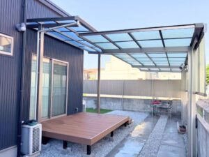 投稿についてもっと詳しく ウッドデッキを新しく│屋根をつなげて、更に使いやすいお庭へ